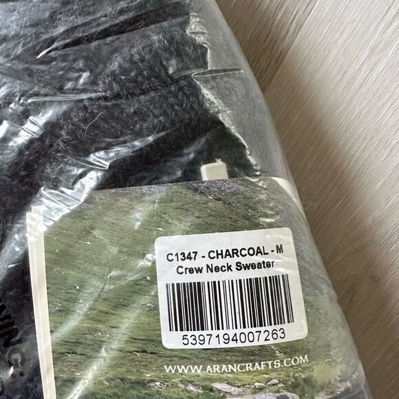 Aran Crafts Lightweight Unisex Charcoal Sweater M NWT in packaging - Picture 3 of 4